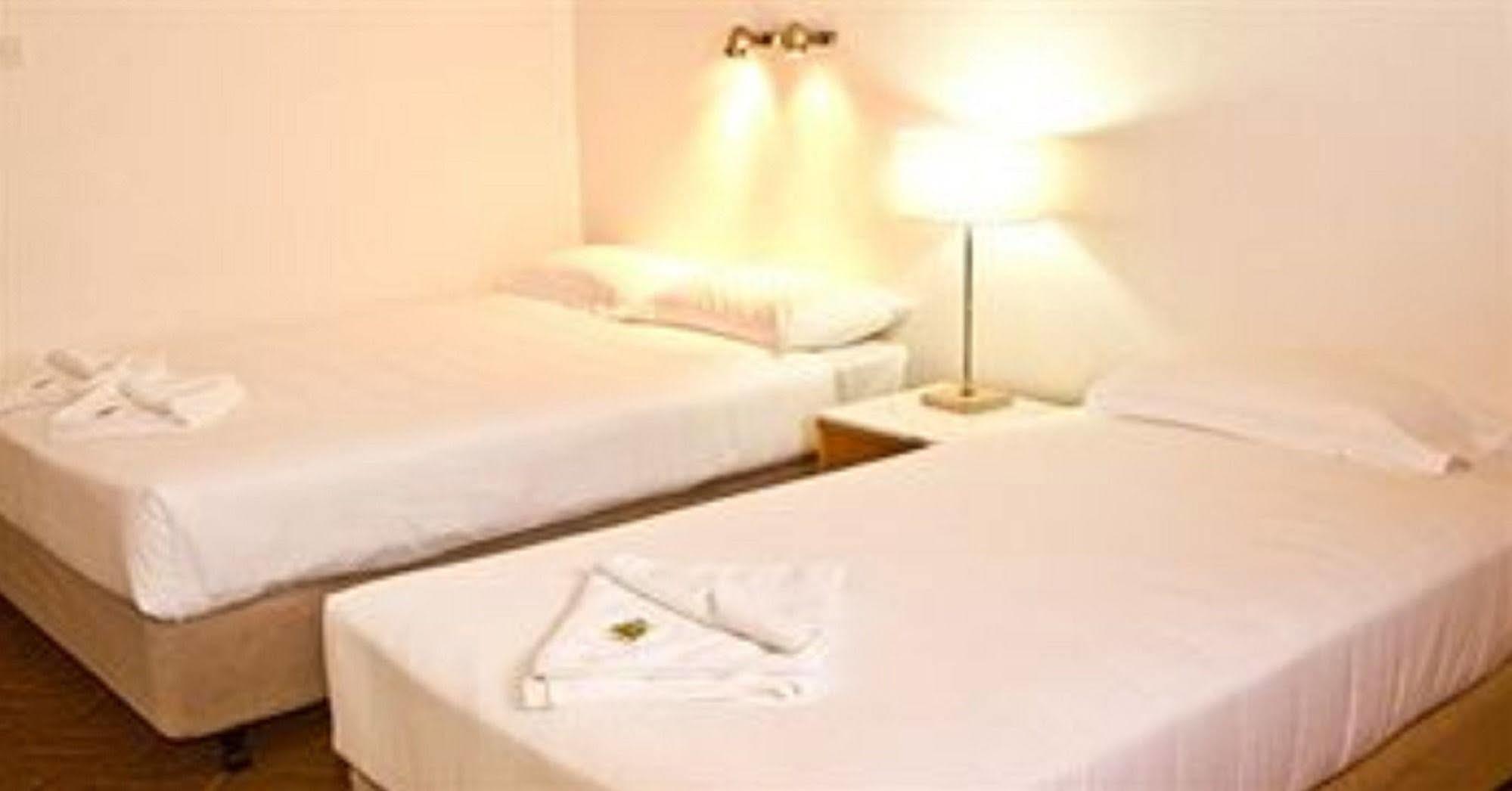 Cbd Hotel ニューカッスル エクステリア 写真